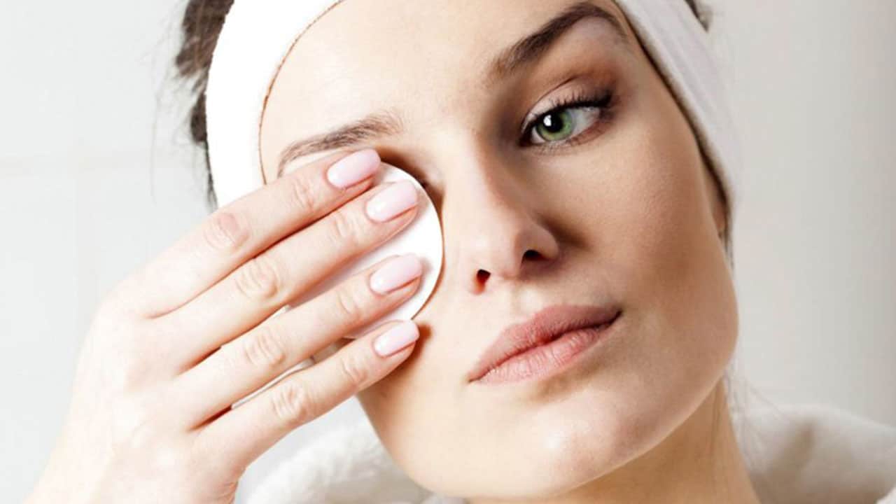 نحوه پاک کردن آرایش: 7 نکته برای پاک کردن آرایش صورت (بخش اول)