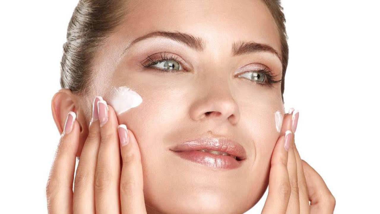 12 روش طبیعی برای حفظ پوست جوان و درخشان